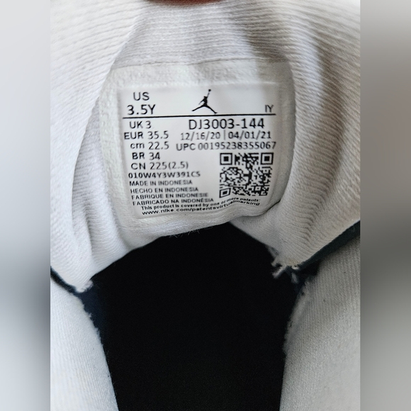 Jordans 3.5 Youth - Picture 5 of 17